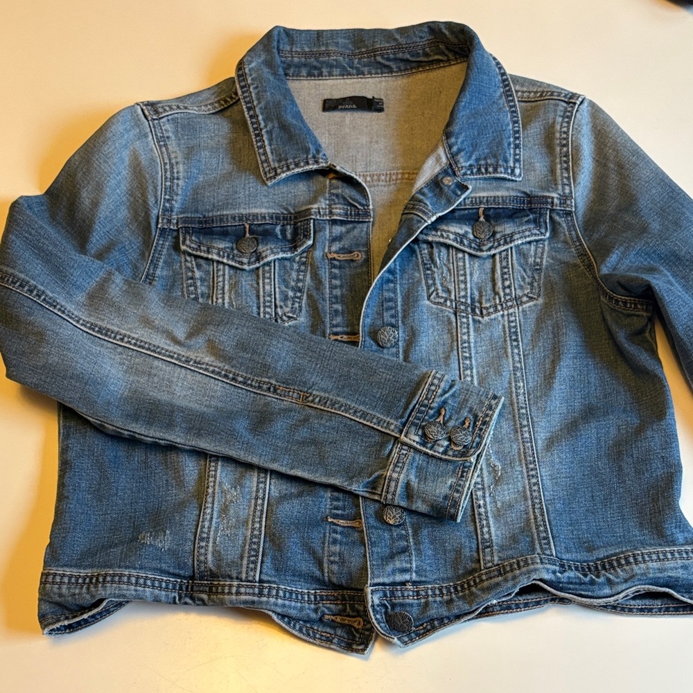 Prana Black and Blue Denim Detail